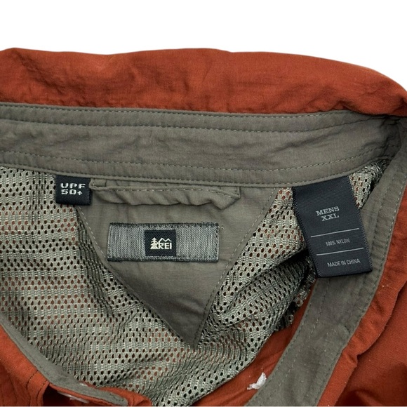 REI Mens Button Up Shirt Vented Roll Up Sleeve Size XXL Fishing UPF 50 Orange - Picture 2 of 4